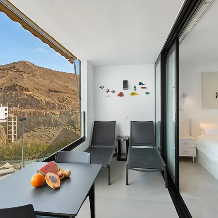 Ocean Wave Retreat דירה *